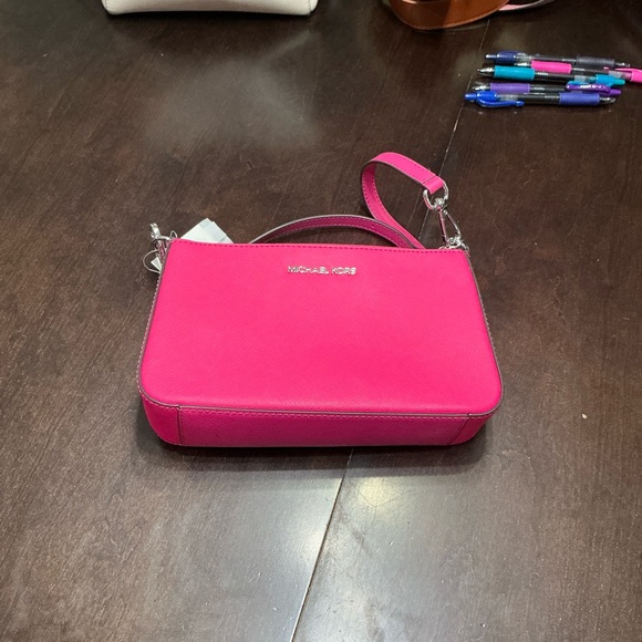 Michael Kors Handbags - Michael Kors Dragonfruit Crossbody